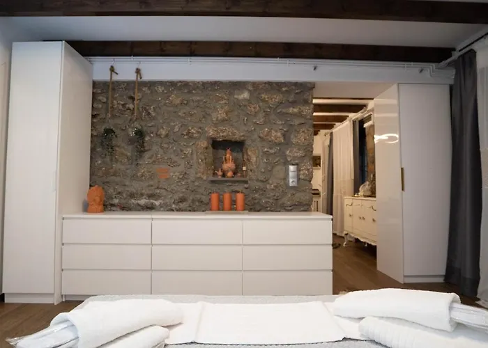 Archhouse